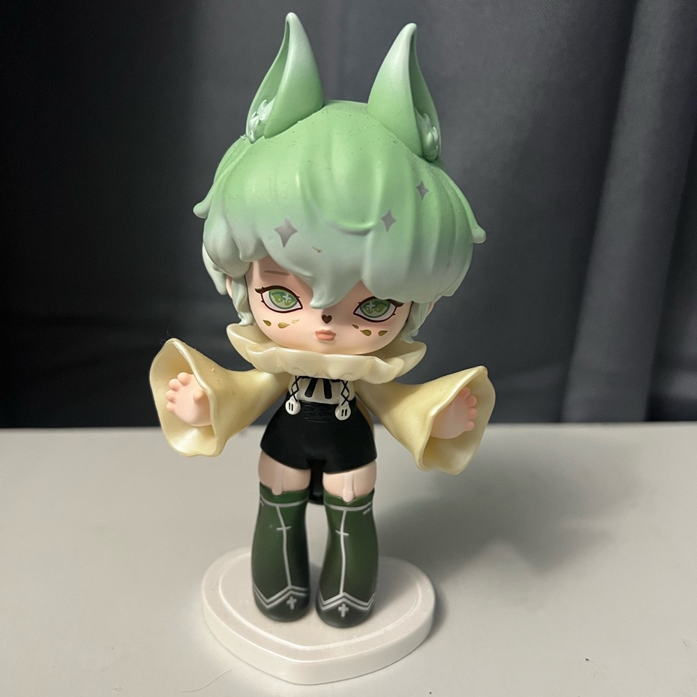 Misya Mystery Dance Party Carlos Figure